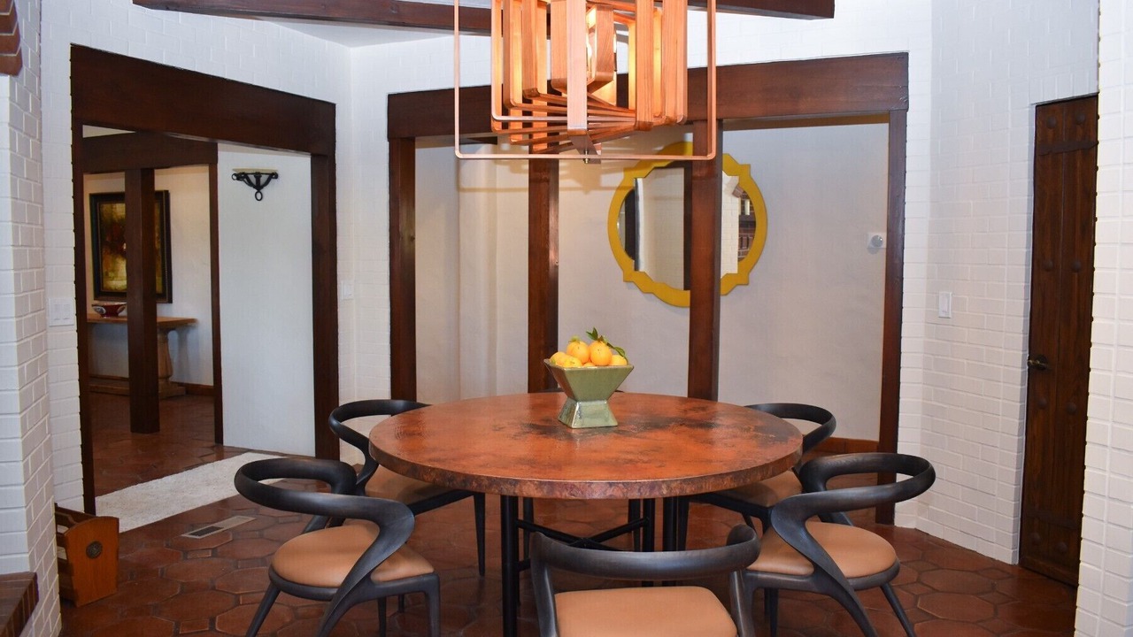 Photo of Others in Victor