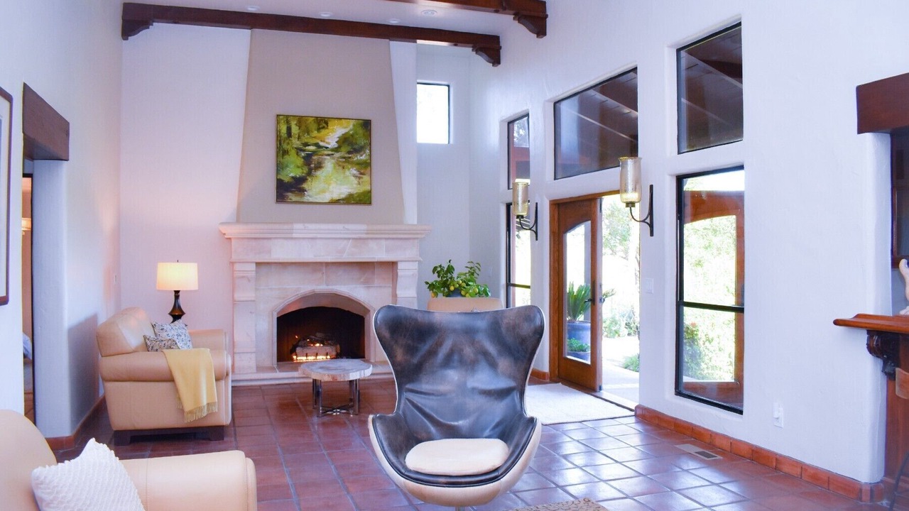 Photo of Livingroom in Victor