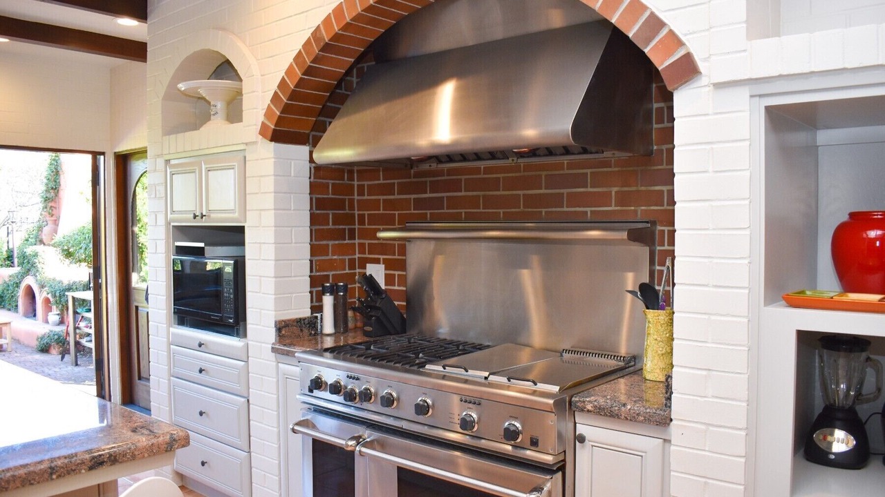 Photo of Others in Victor