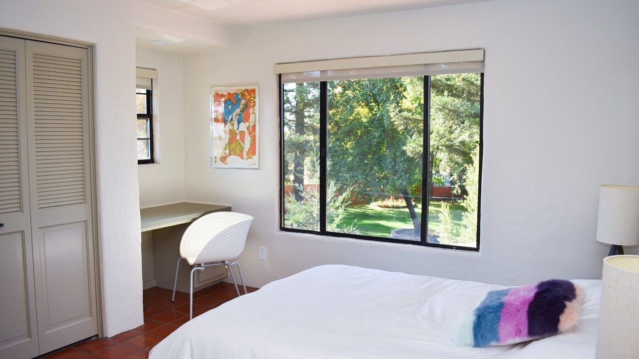 Photo of Others in Victor