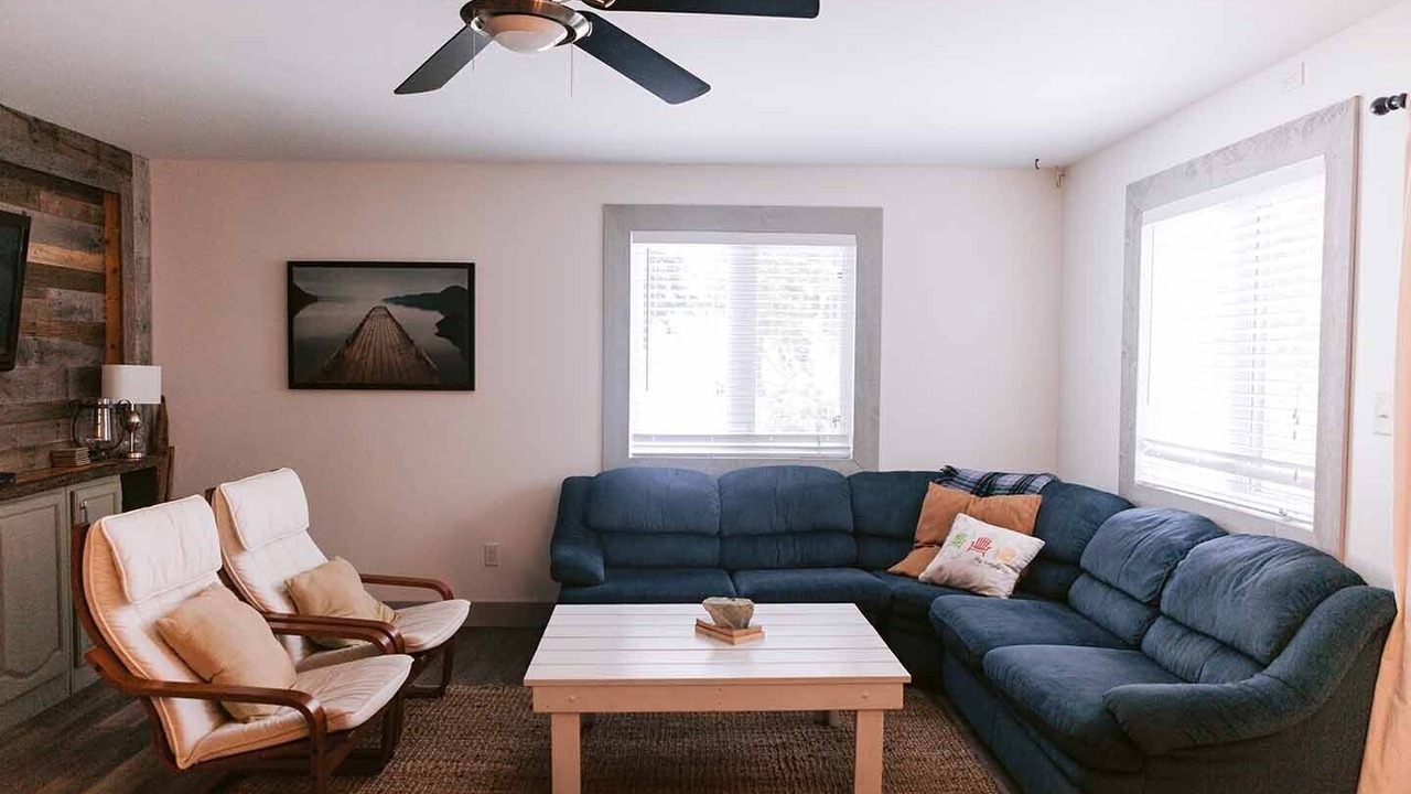 Photo of Livingroom in Utterson