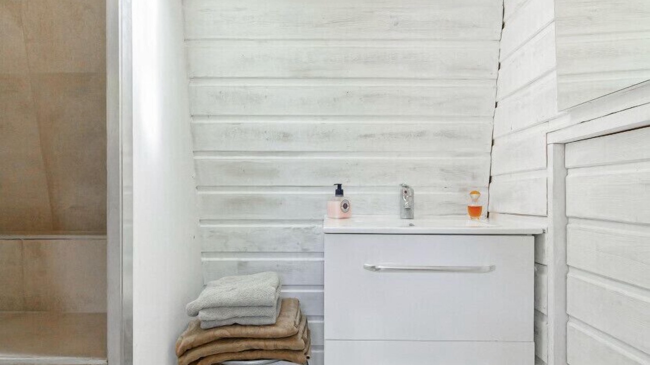 Photo of Bathroom in Pin-Balma