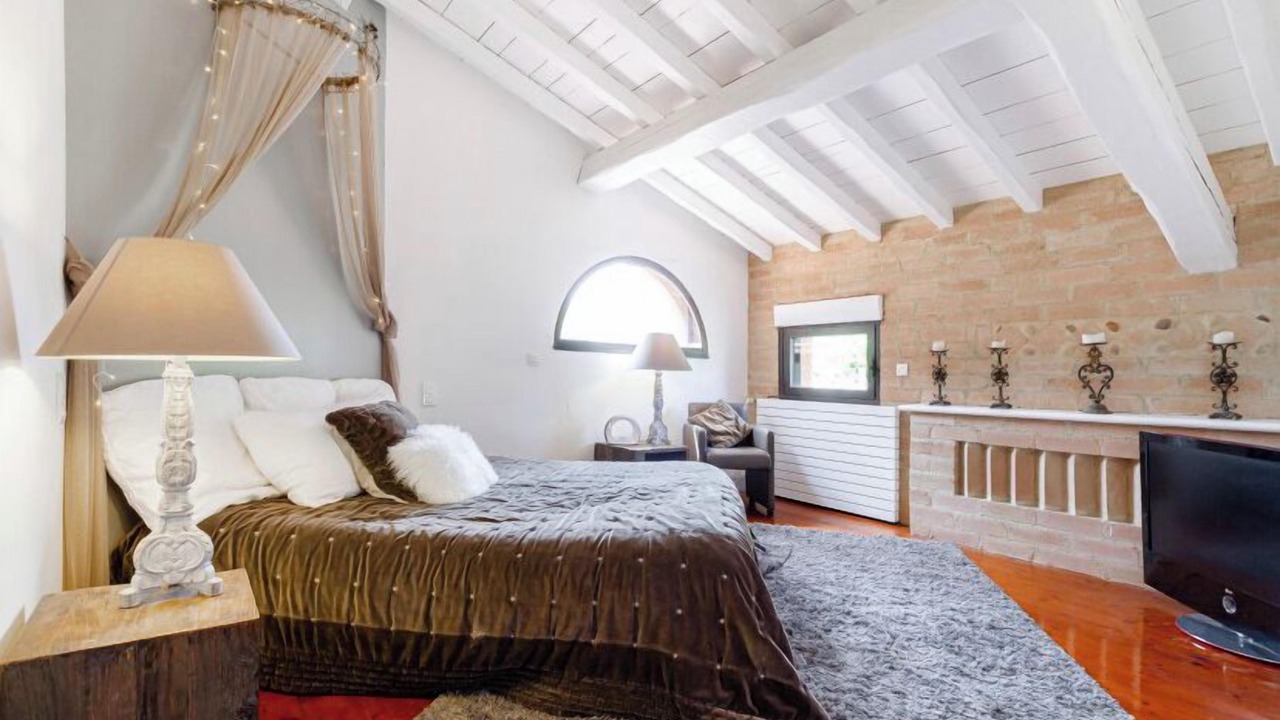 Photo of Bedroom in Pin-Balma