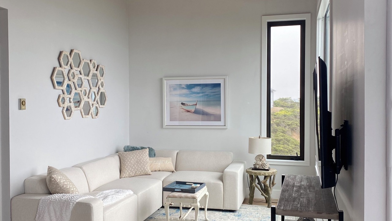 Photo of Livingroom in Dillon Beach