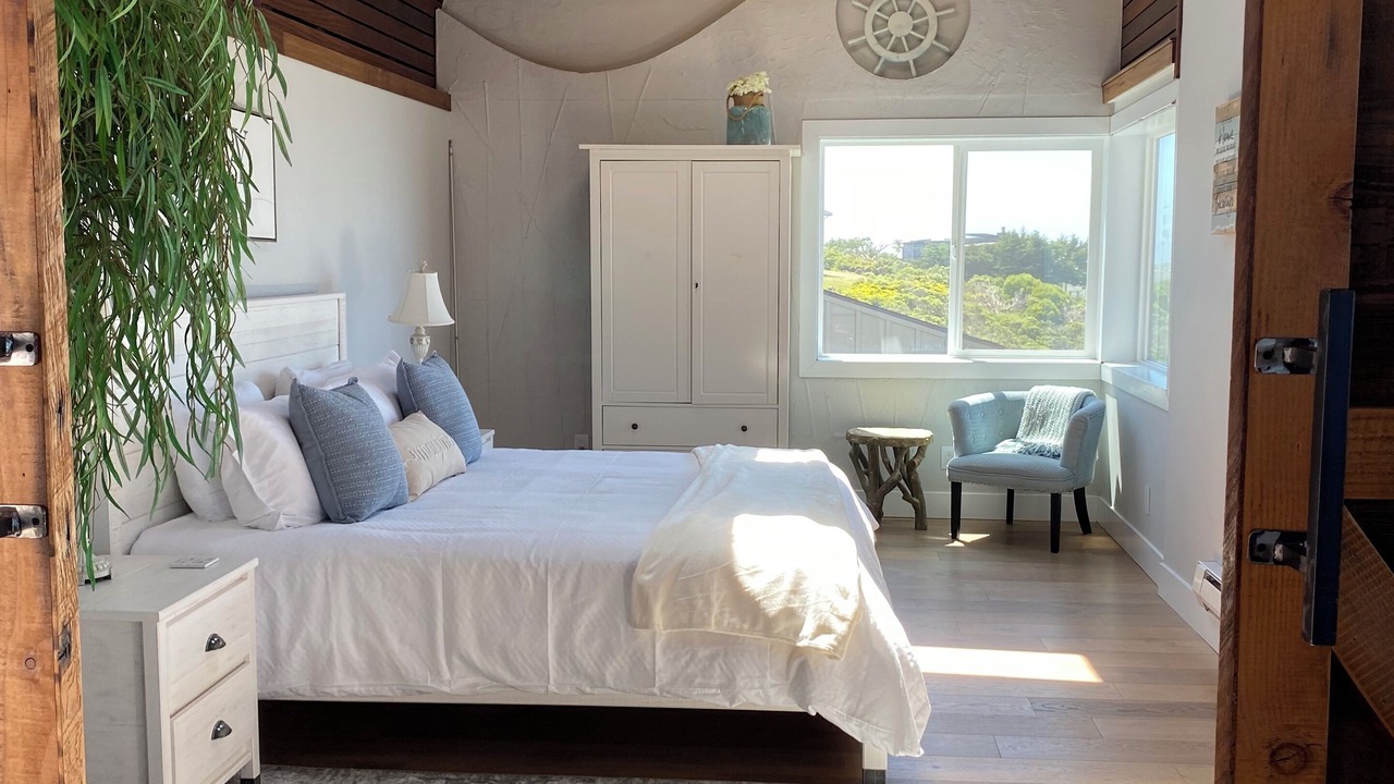 Photo of Bedroom in Dillon Beach