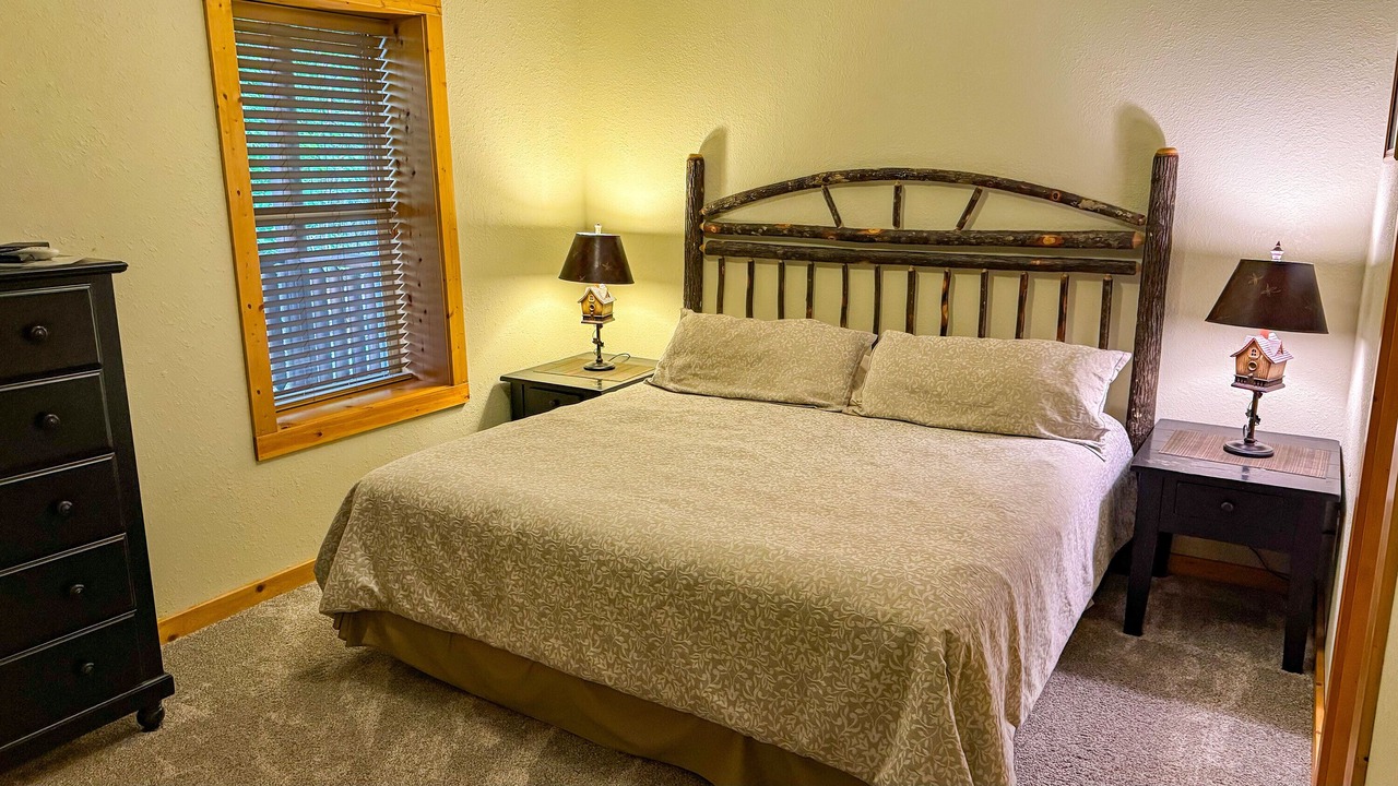 Photo of Bedroom in Wears Valley
