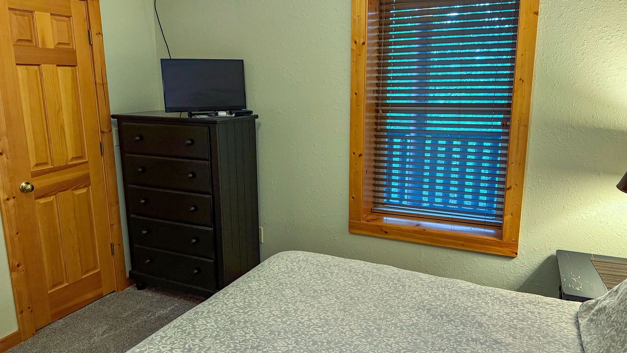 Photo of Bedroom in Wears Valley