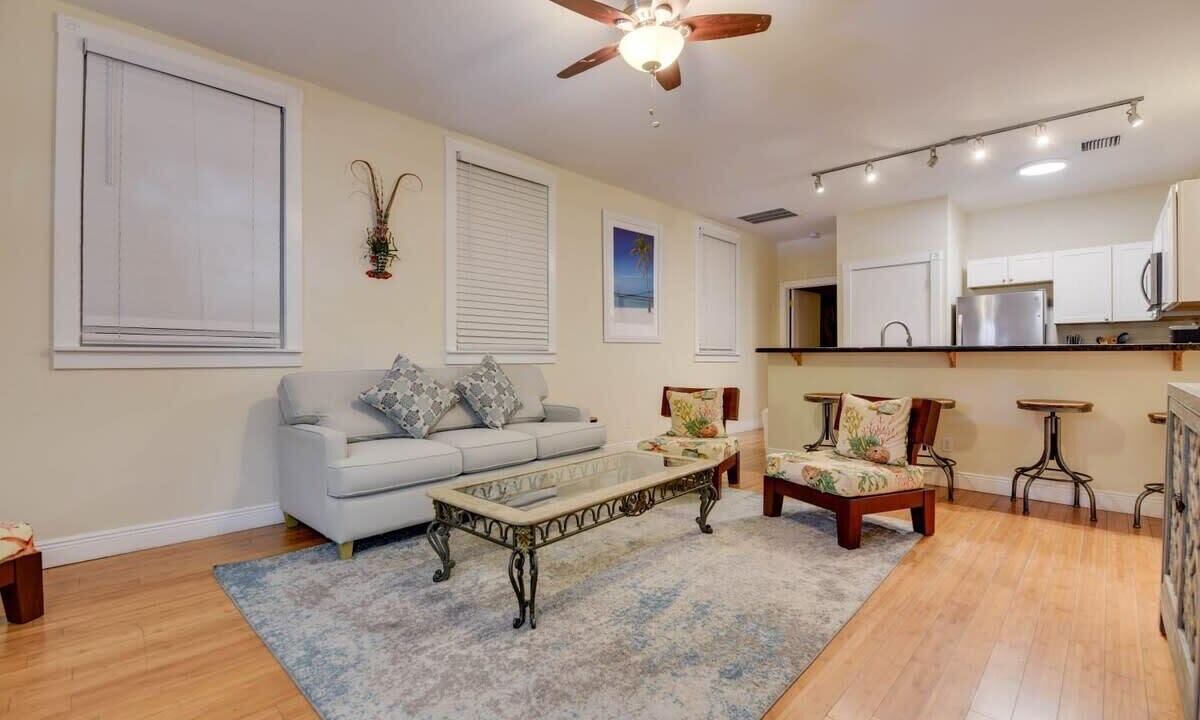 Photo of Livingroom in Historic Seaport