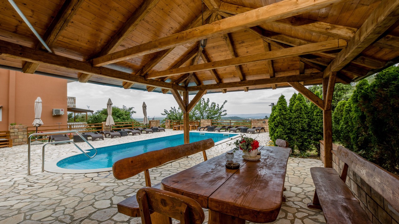 Photo of Outdoor in Mundanije