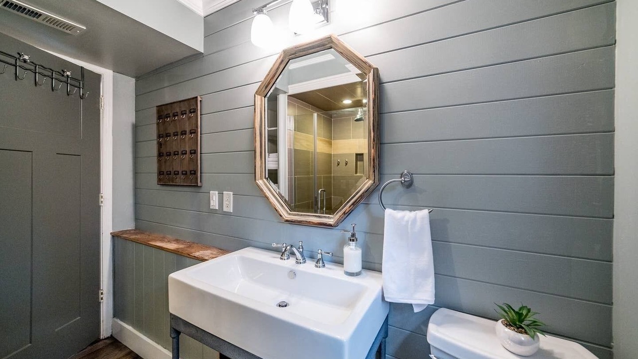 Photo of Bathroom in Vista Acres