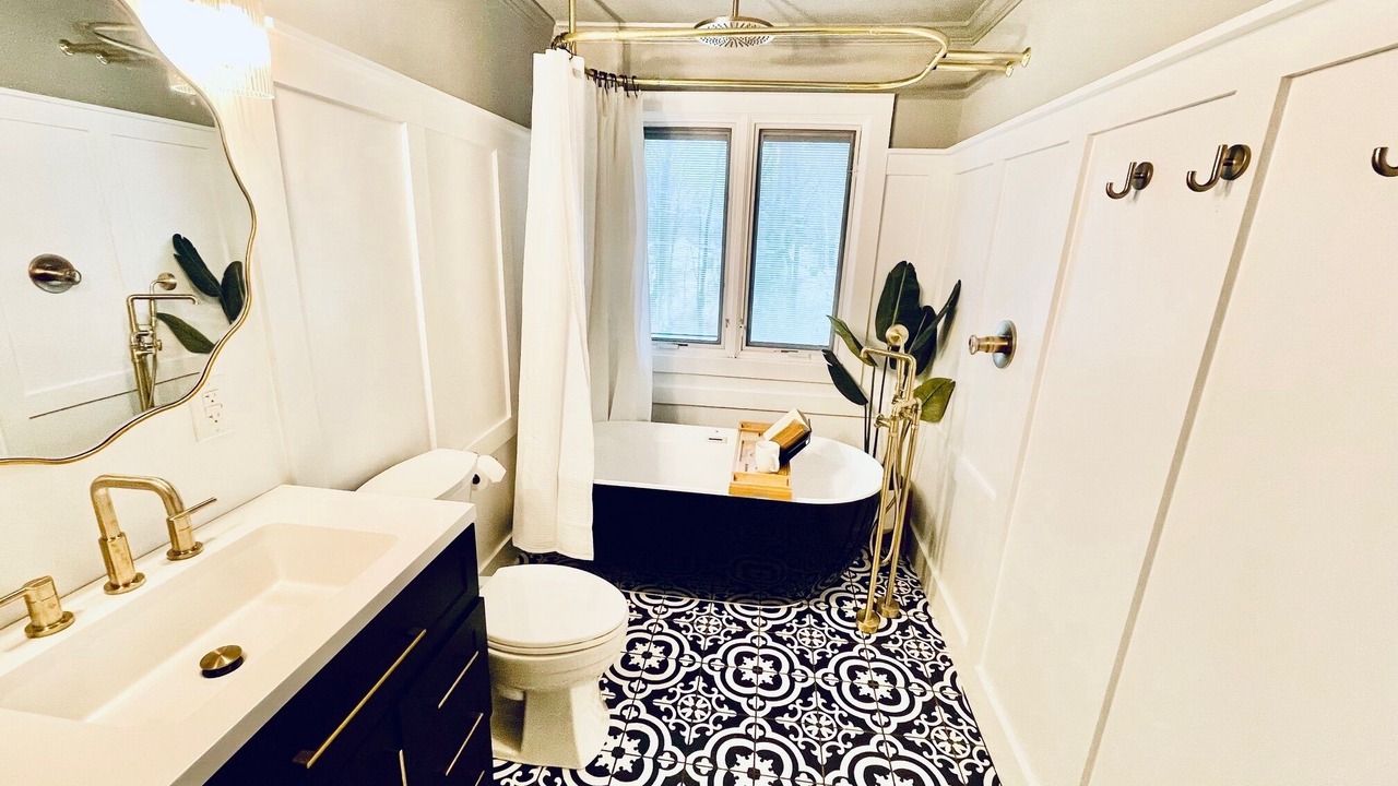 Photo of Bathroom in Vista Acres