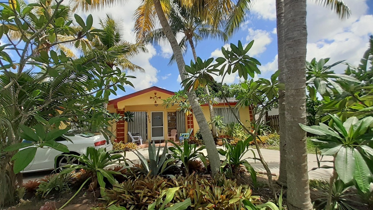 Photo of Outdoor in Lake Worth Corridor