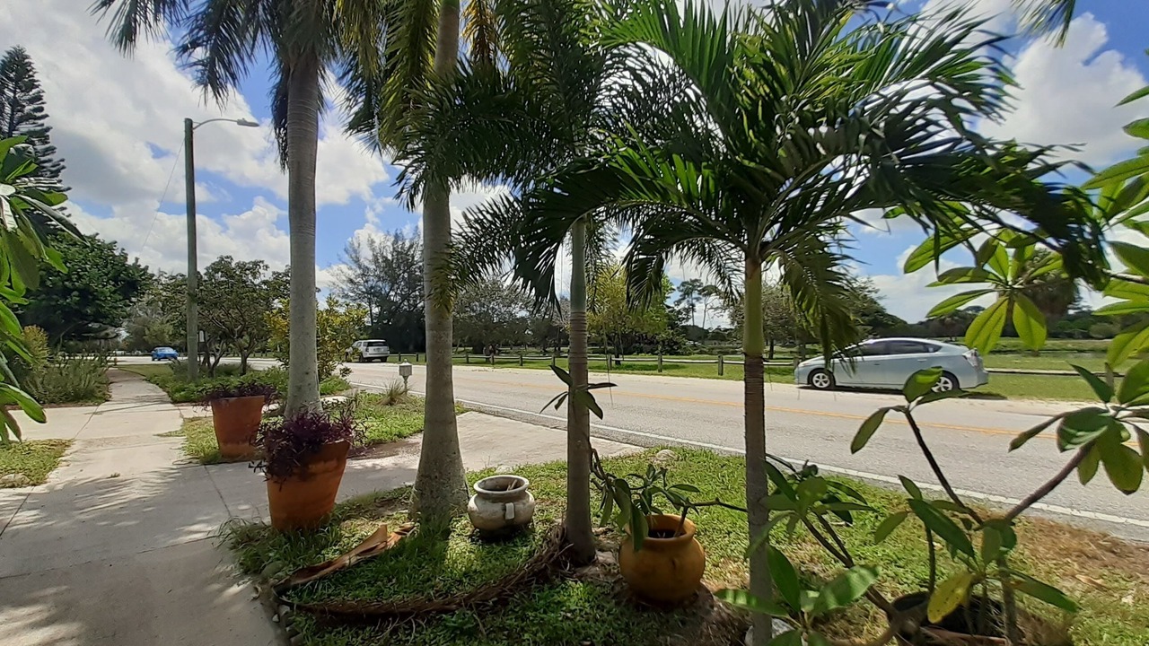 Photo of Outdoor in Lake Worth Corridor