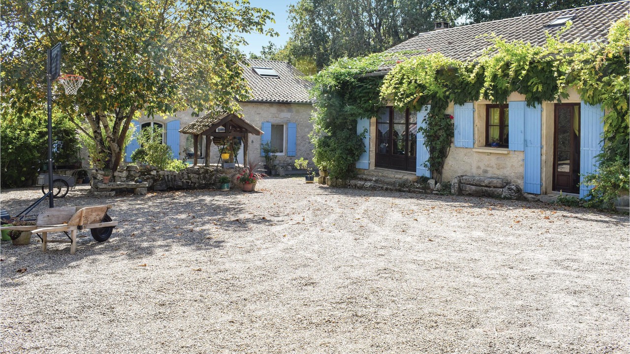 Photo of Others in Sembas