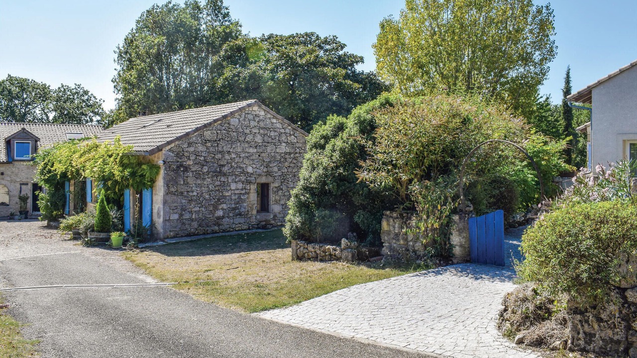 Photo of Others in Sembas