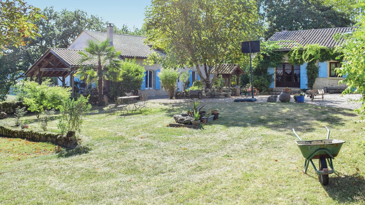 Photo of Others in Sembas