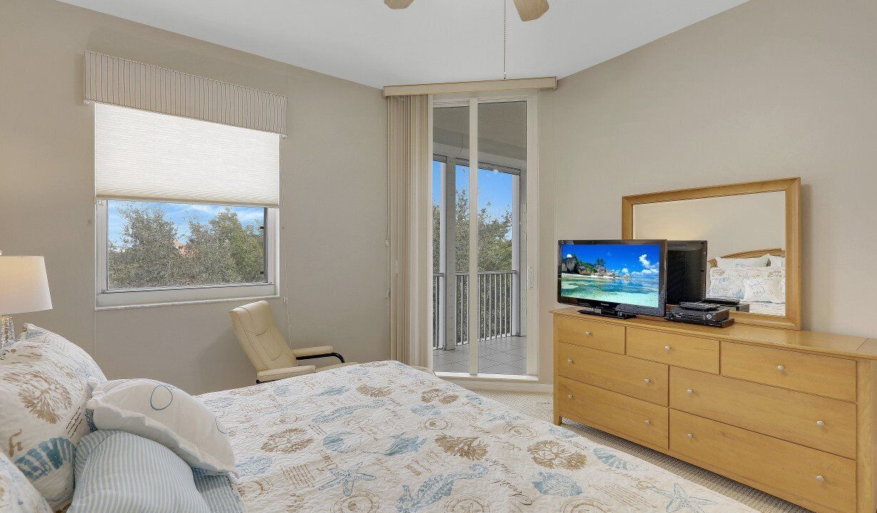 Photo of Bedroom in Vanderbilt Beach