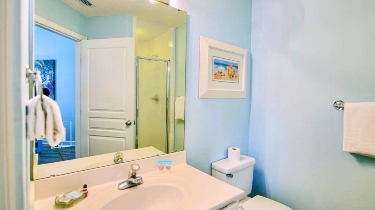 Photo of Bathroom in Avalon Beach Estates