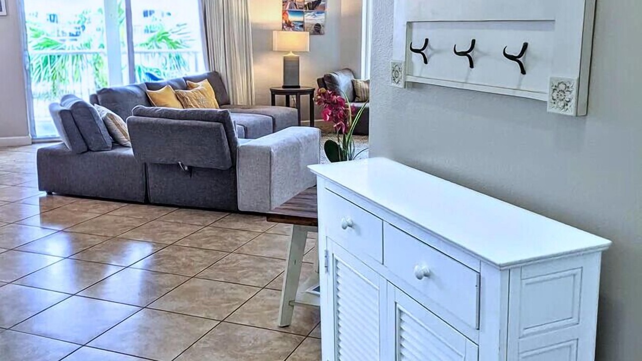 Photo of Livingroom in Avalon Beach Estates