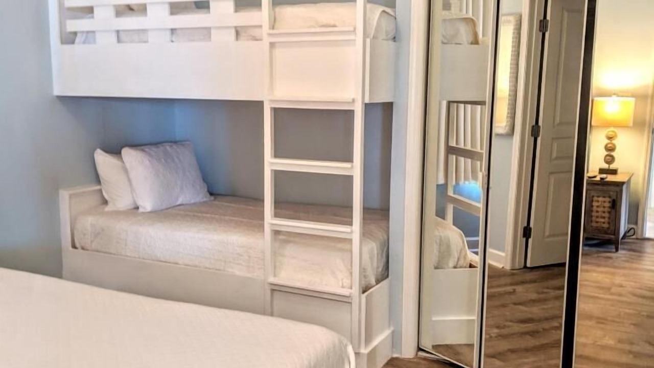 Photo of Bedroom in Avalon Beach Estates