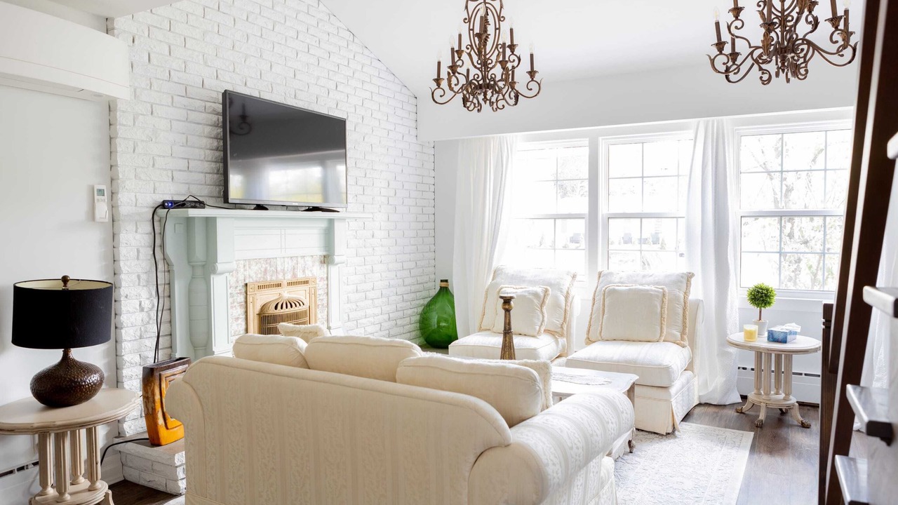 Photo of Livingroom in Burlington