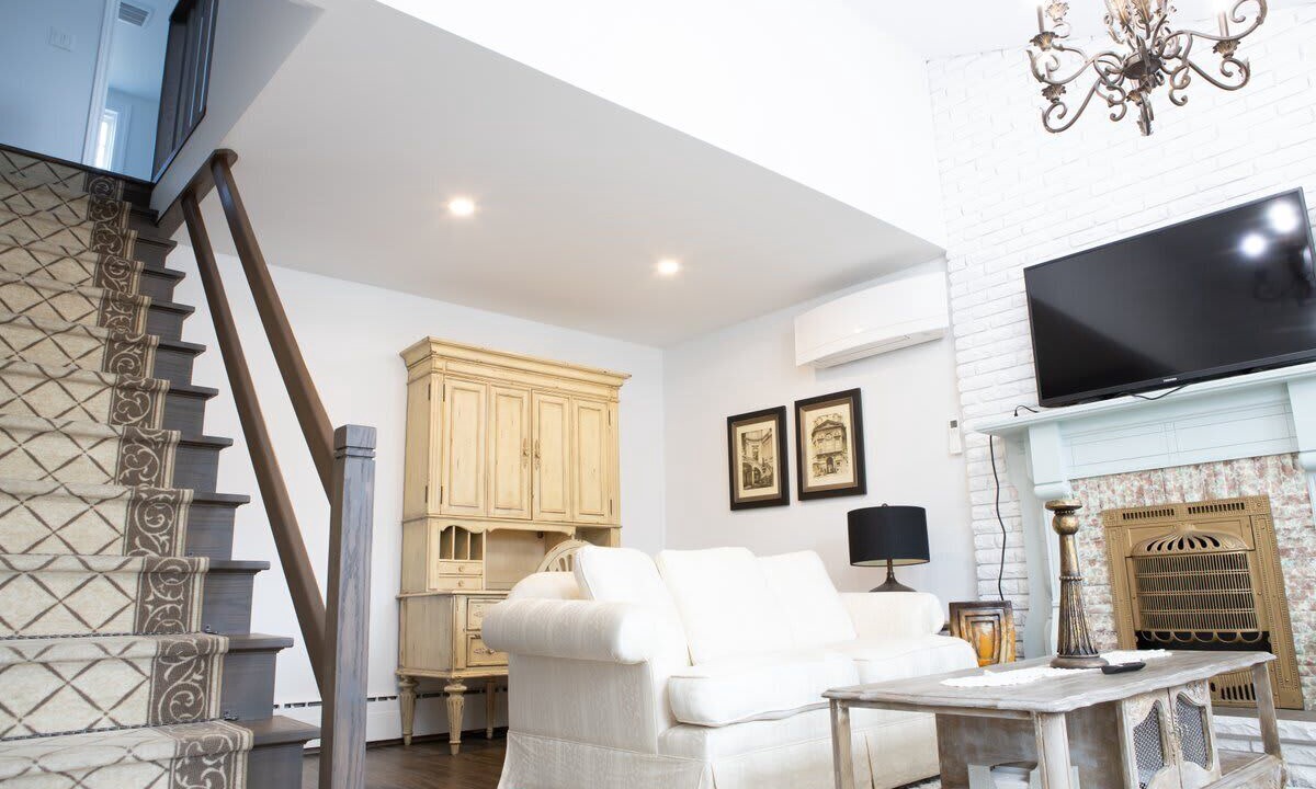 Photo of Livingroom in Burlington