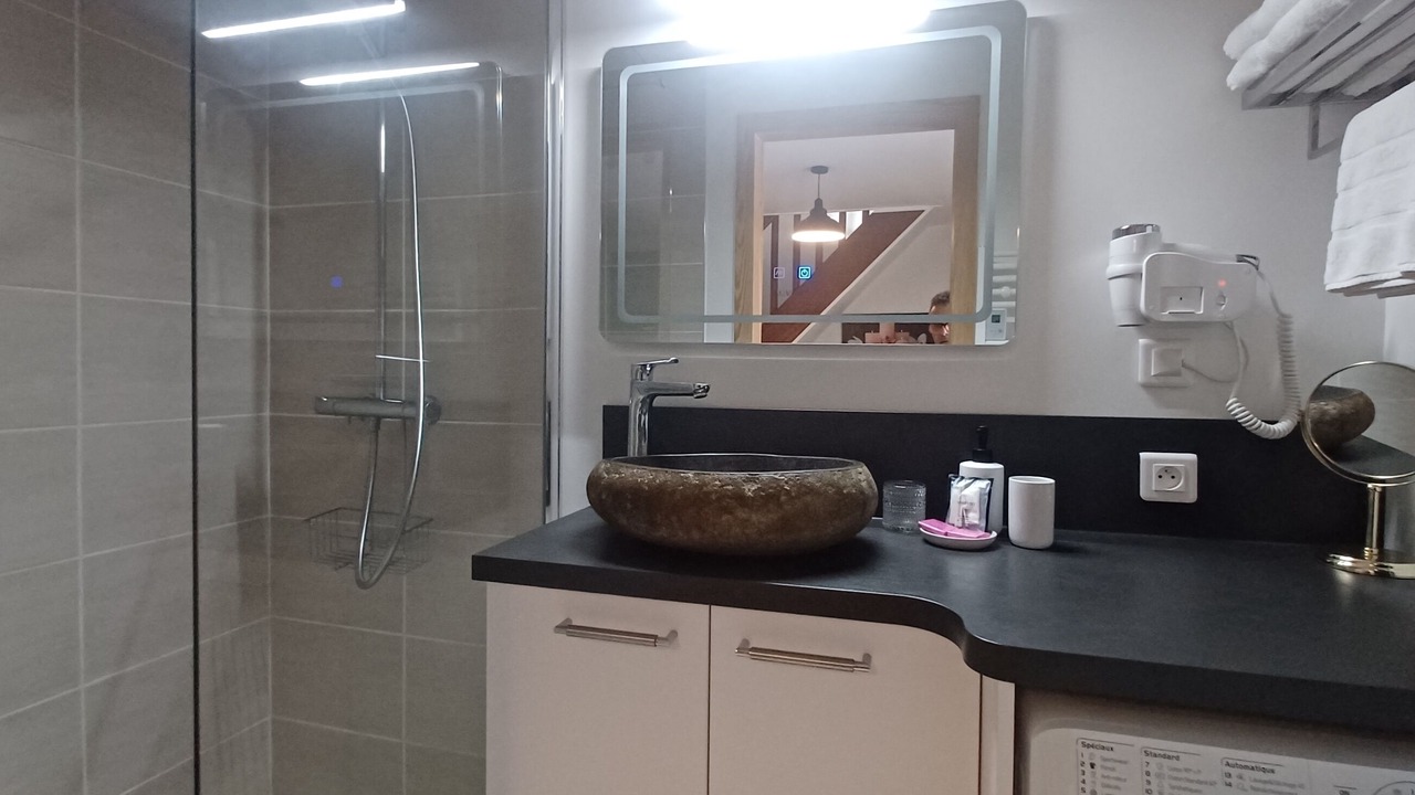 Photo of Bathroom in Trelevern