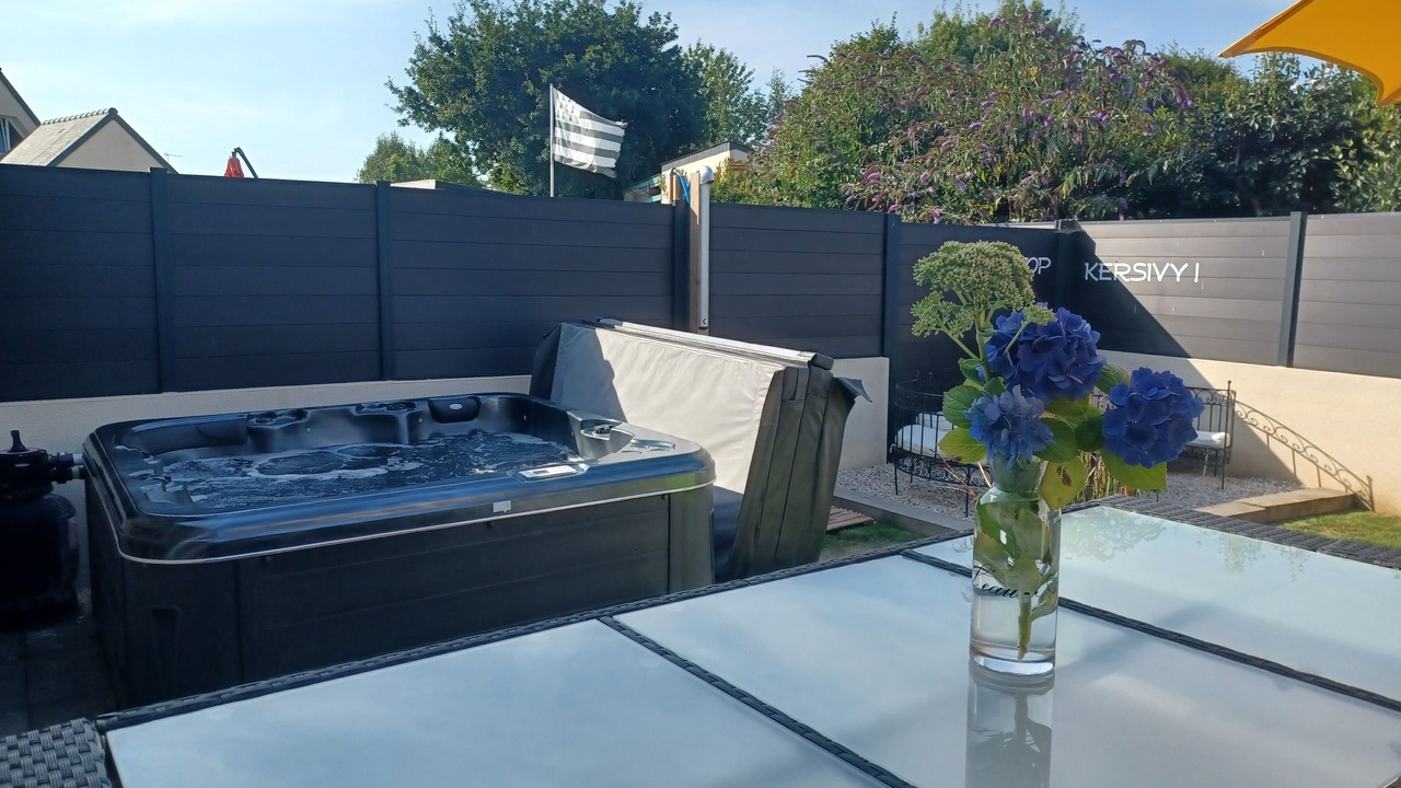 Photo of Patio Balcony in Trelevern