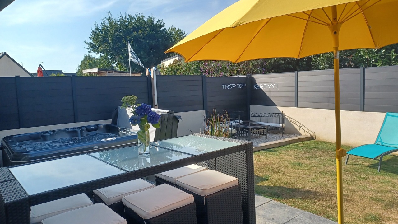 Photo of Patio Balcony in Trelevern