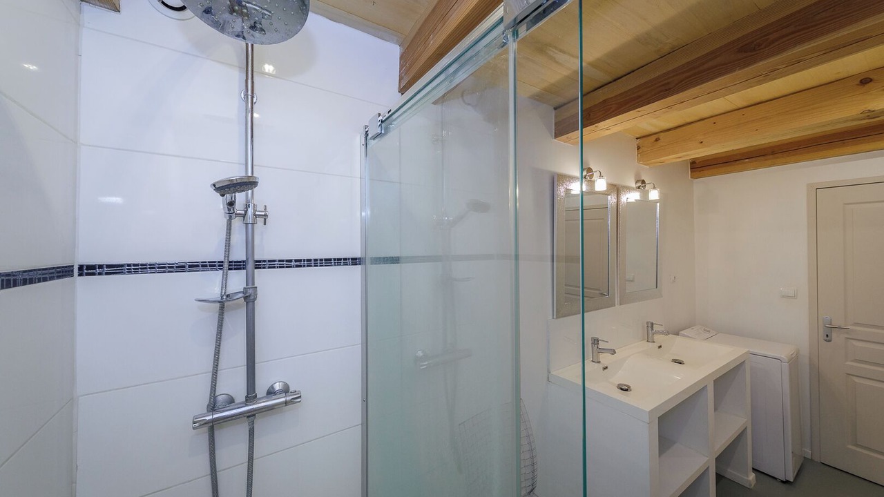Photo of Bathroom in Castelnau-Montratier-Sainte-Alauzie