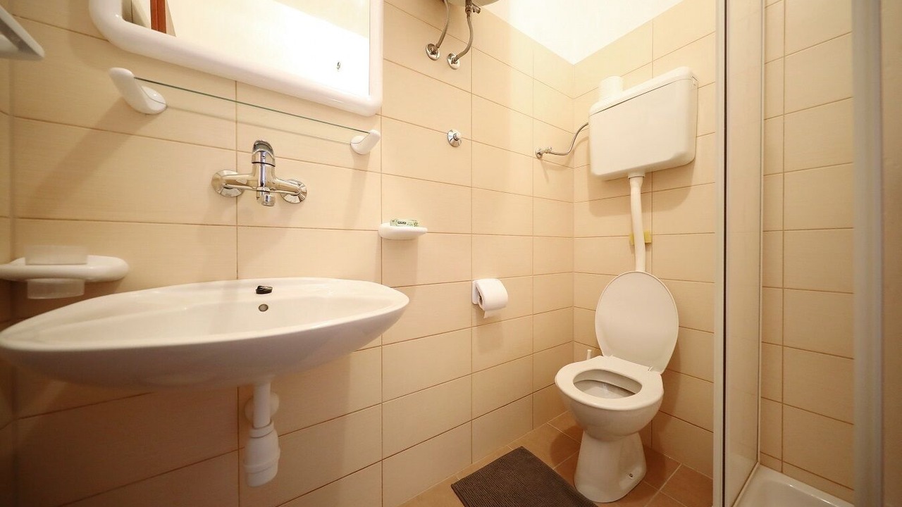 Photo of Bathroom in Mali Iz
