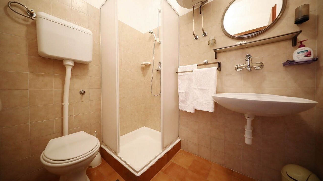 Photo of Bathroom in Mali Iz