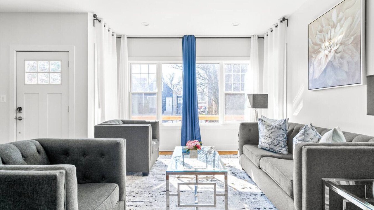 Photo of Livingroom in Albany Park
