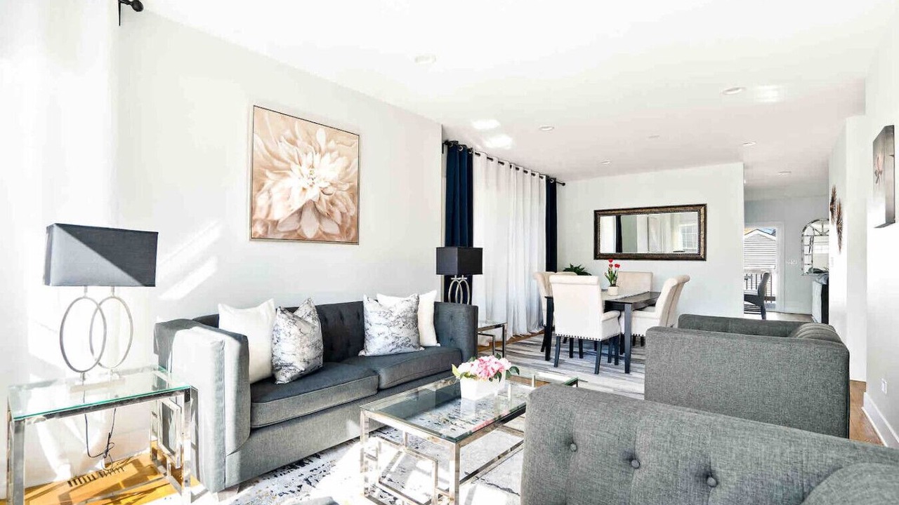 Photo of Livingroom in Albany Park