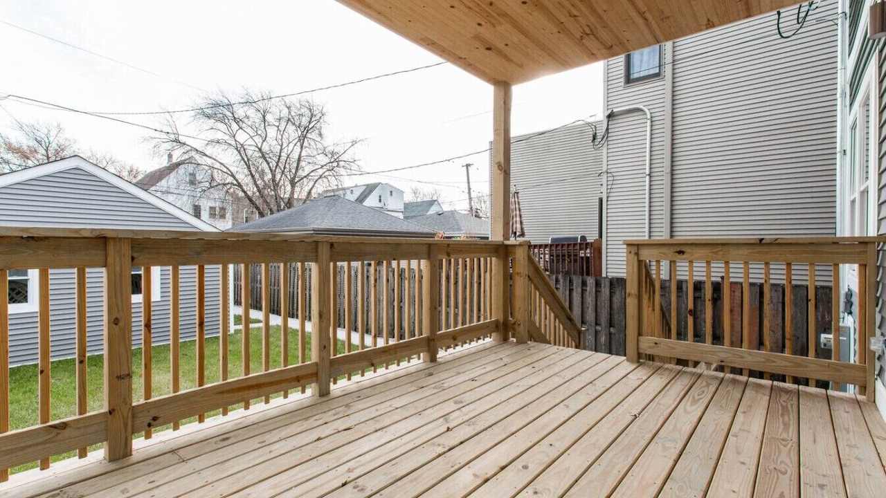 Photo of Patio Balcony in Albany Park