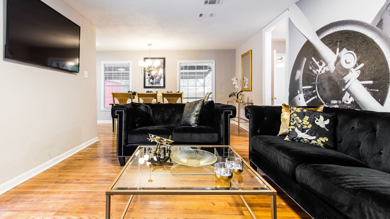 Photo of Livingroom in Grand Prairie