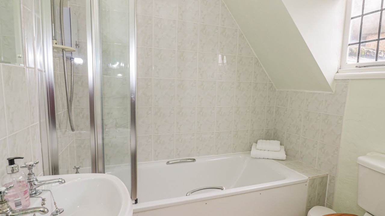 Photo of Bathroom in Sibford Gower
