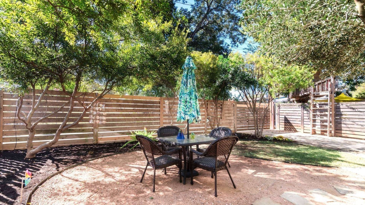 Photo of Outdoor in East Cesar Chavez