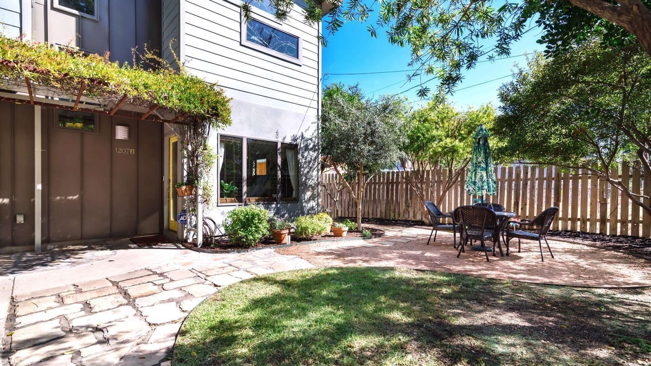 Photo of Outdoor in East Cesar Chavez