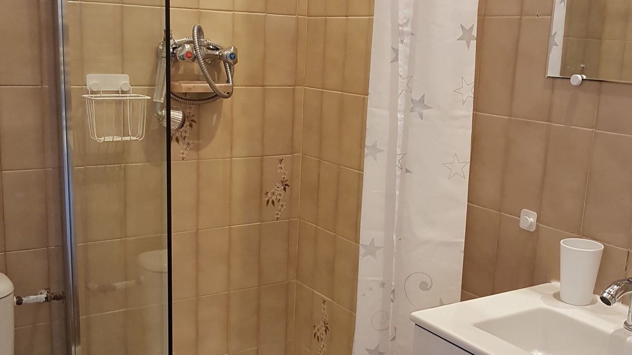 Photo of Bathroom in Maisons-Laffitte