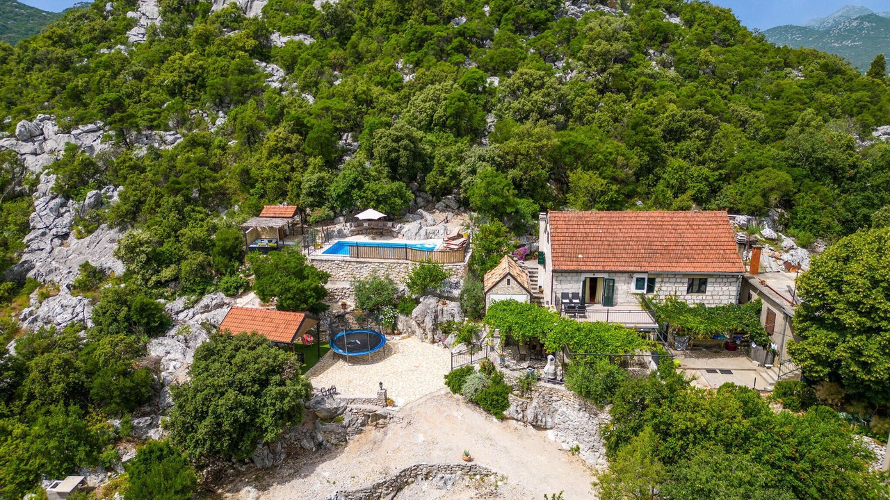 Photo of Others in Ploce