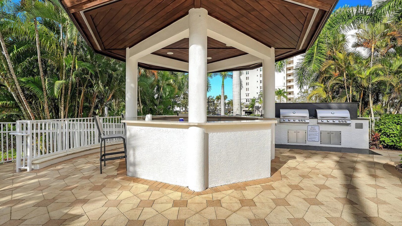 Photo of Patio Balcony in Vanderbilt Beach