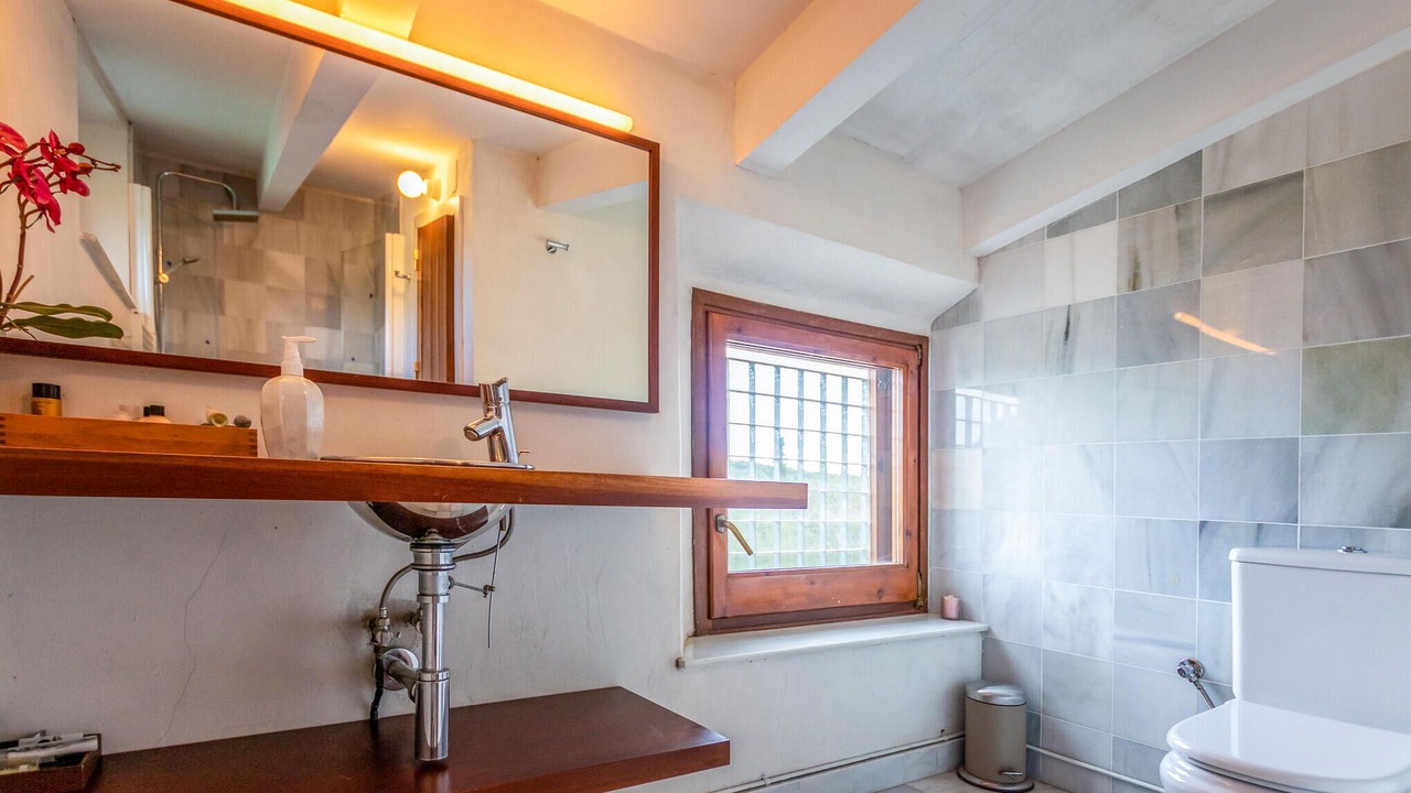 Photo of Bathroom in Galliners