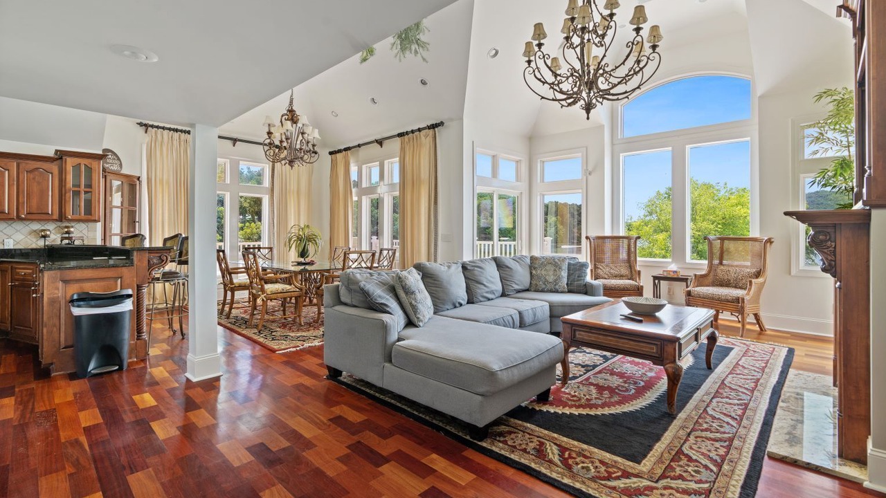 Photo of Livingroom in Gadsden