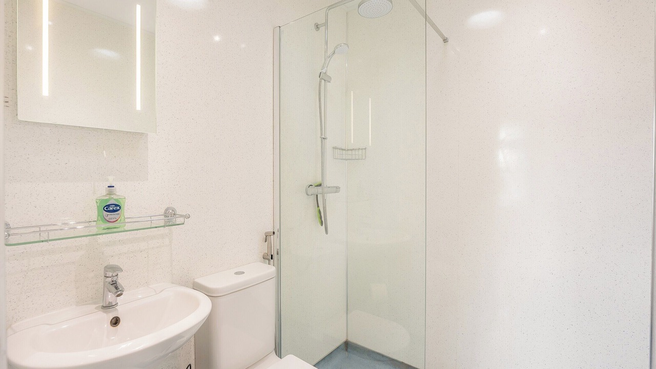 Photo of Bedroom in Mersham