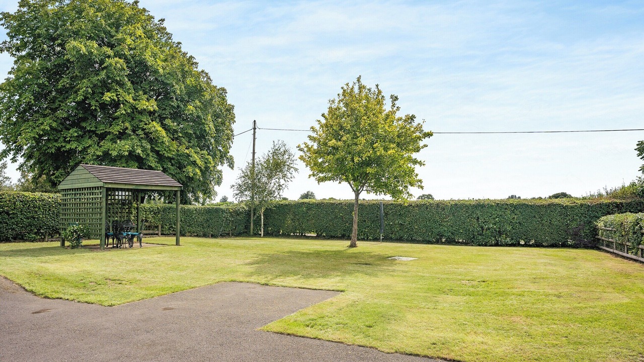 Photo of Others in Mersham