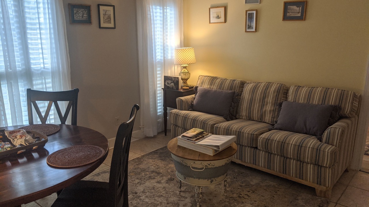 Photo of Livingroom in Historic District