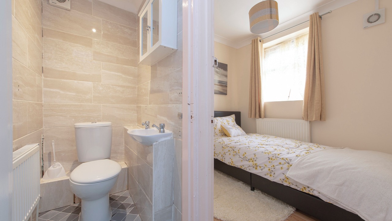 Photo of Bathroom in Thamesmead