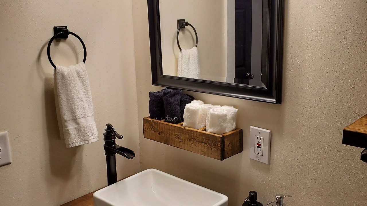 Photo of Bathroom in Electra
