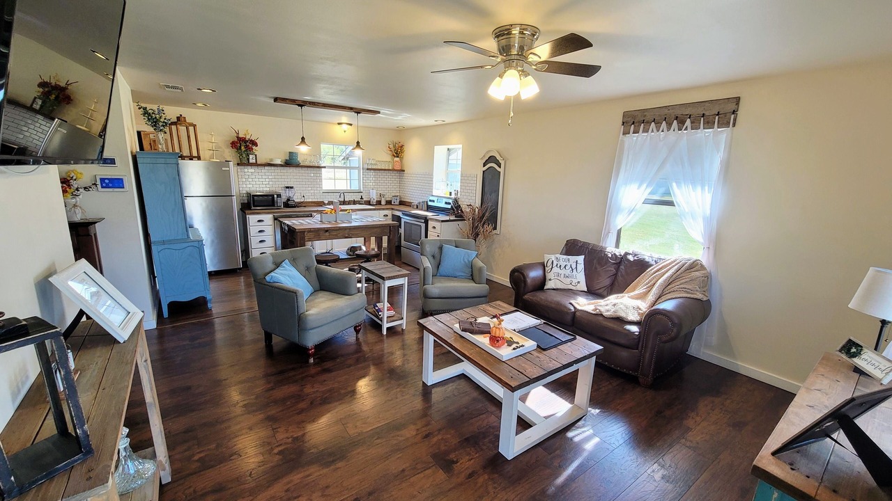 Photo of Livingroom in Electra